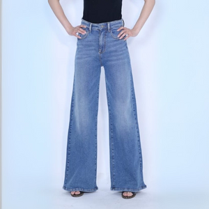 Wide Legged Jeans